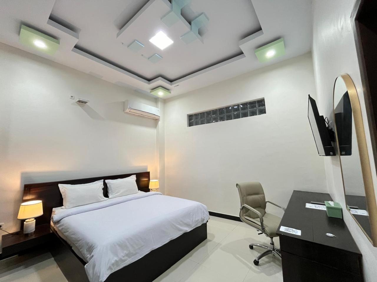 Dj Hotel Raha Экстерьер фото